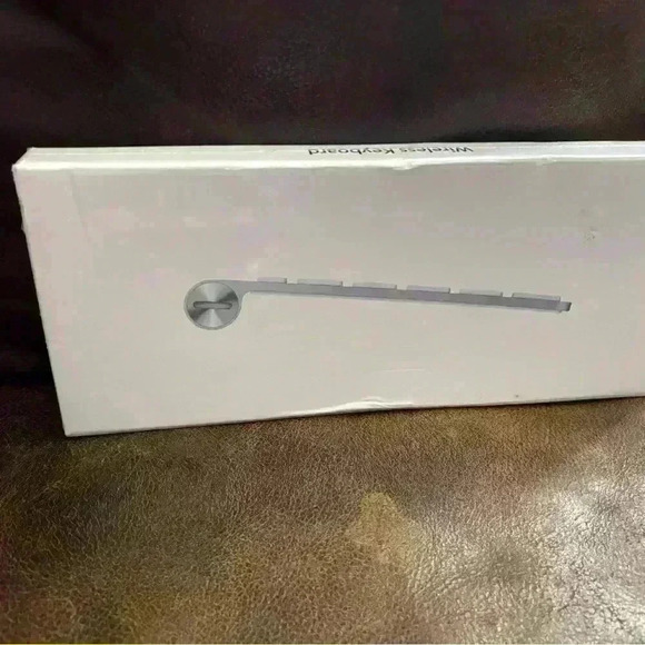 Wireless Silver Keyboard - Picture 1 of 4